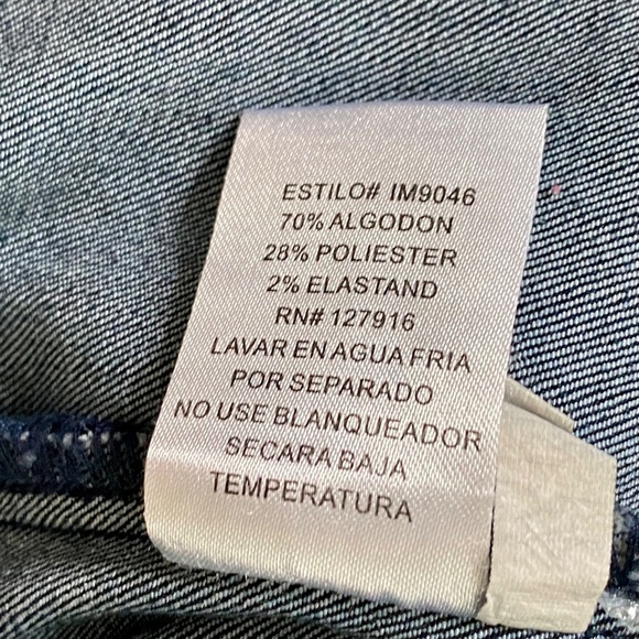 Dark Wash Button-Front Denim Jacket with Pockets – Size M - Picture 4 of 8